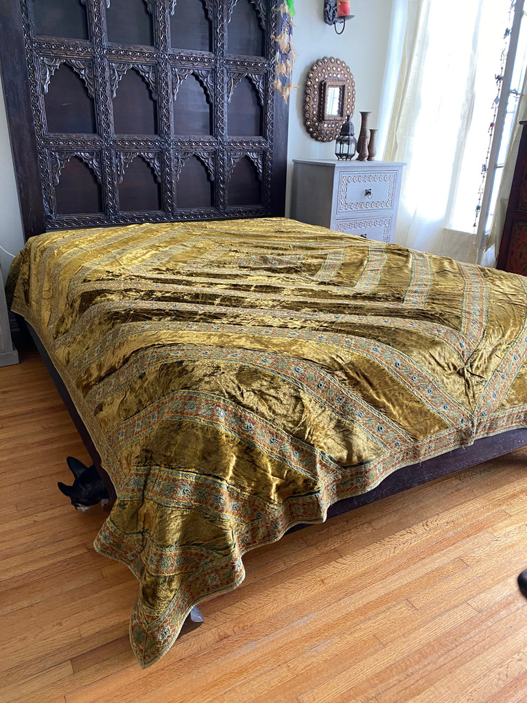 Indian Vintage Velvet Bedspread Tara Design